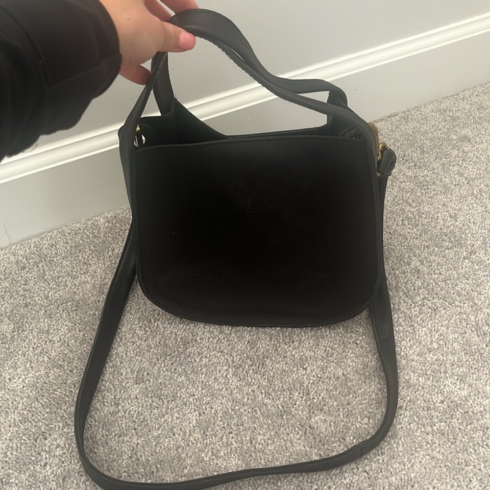 The Sydney Crossbody Bag